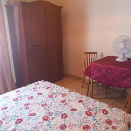 Leo's D'hote Bed & Breakfast Agde